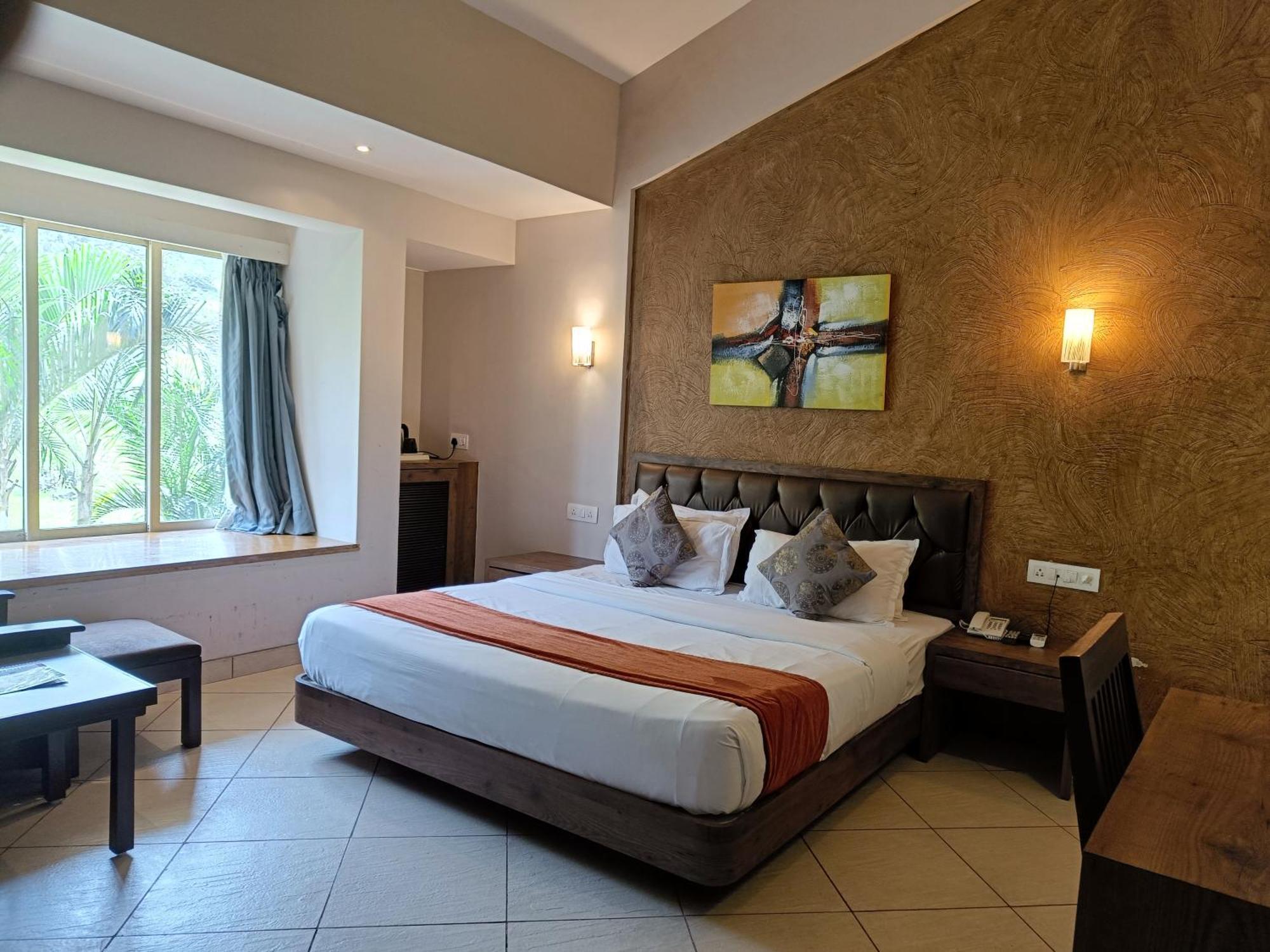 Misty Meadows, Lonavala Hotel Exterior photo